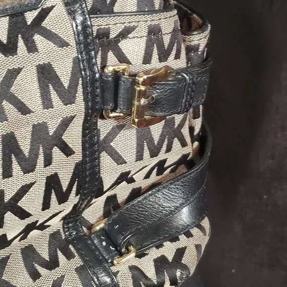 Large Michael Kors Gansevoort Bag - Picture 3 of 12